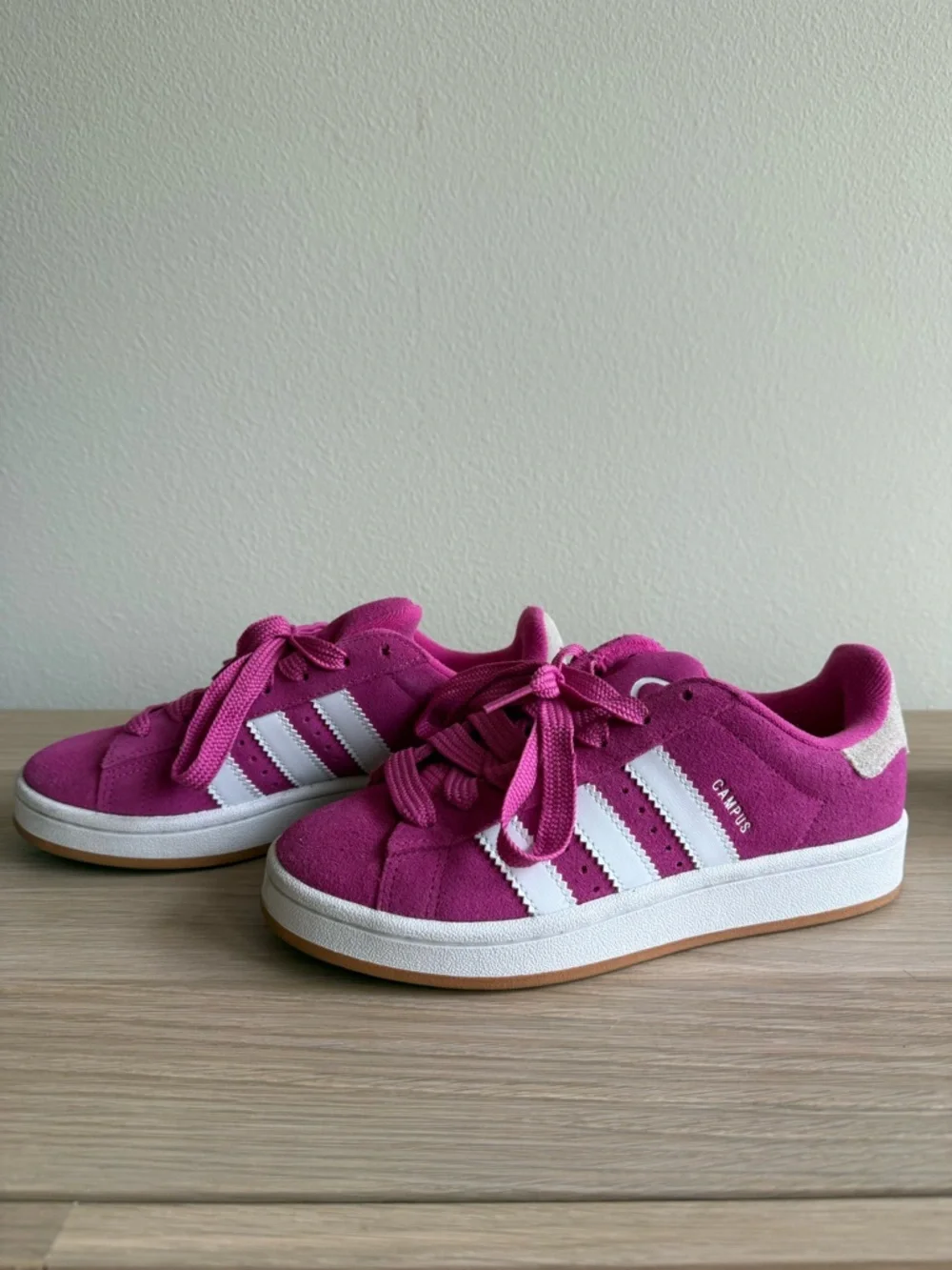 adidas Campus Sneakers in Magenta & White - Picture 1 of 6